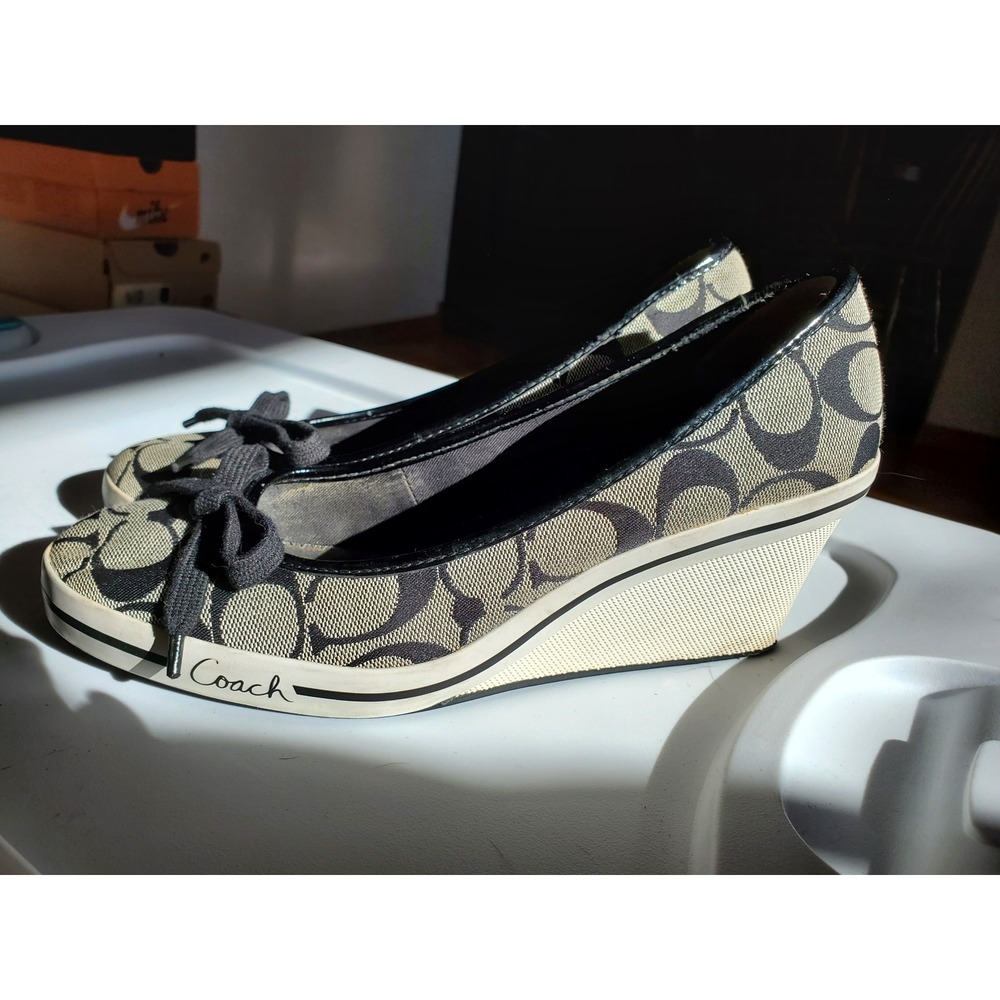 Coach Signature Monogram Canvas Wedge Heels Black Tan Bow Pumps sz 8